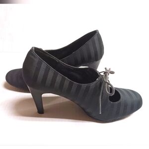 ANN MARINO Lace Up Round Toe Heels